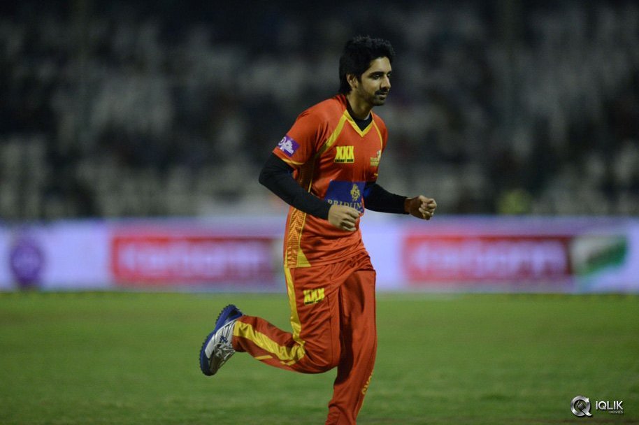 CCL-5-Telugu-Warriors-vs-Bengal-Tigers-Match-Photos